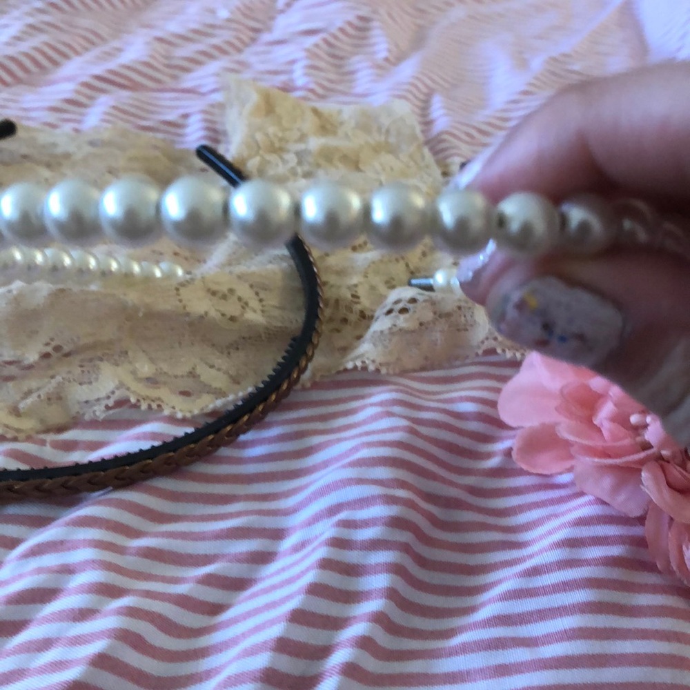 5 lovely headbands for CHEAP☺️☺️ - Picture 3 of 5